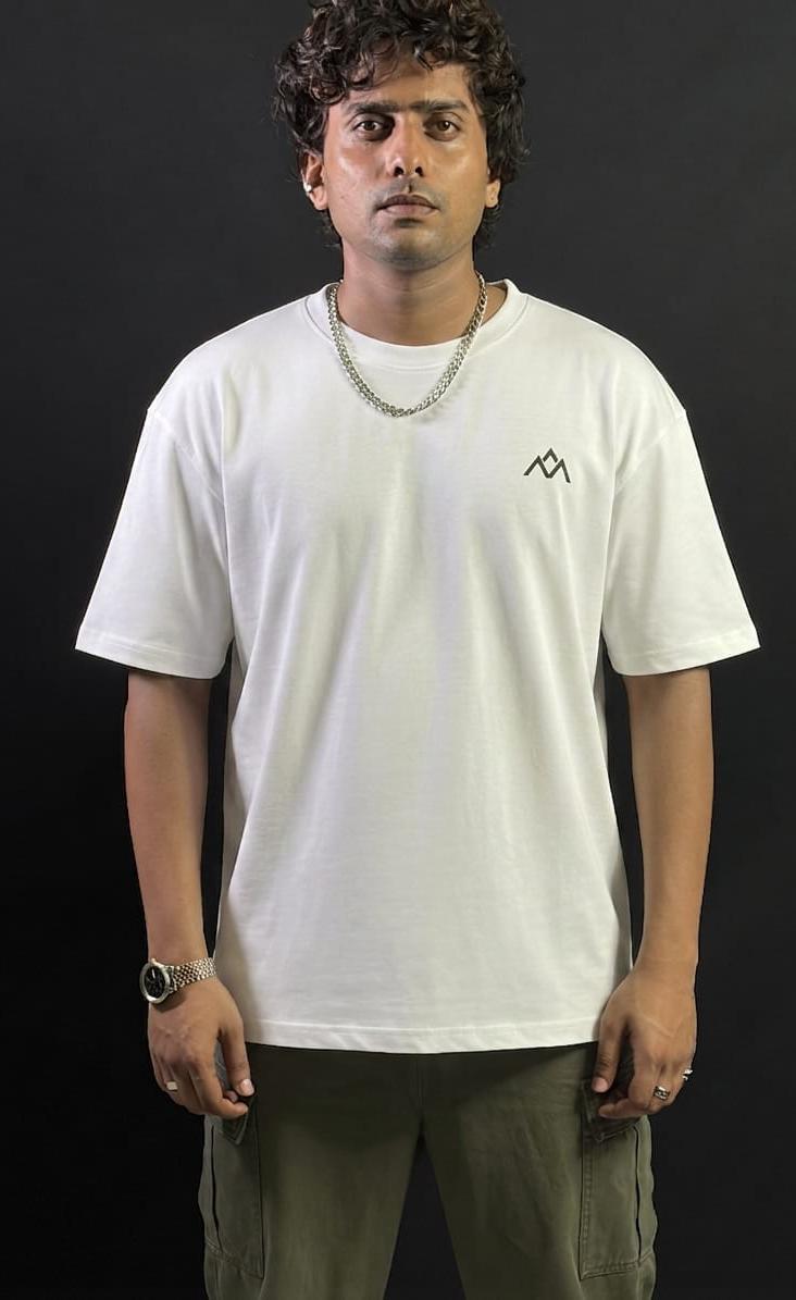 CLASSIC WHITE T-SHIRT