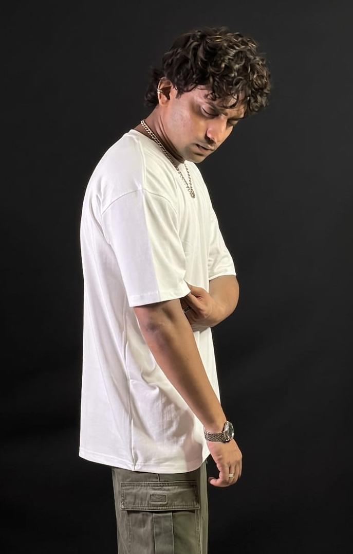 CLASSIC WHITE T-SHIRT